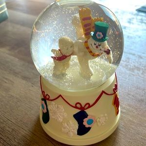 Frosty the Snowman Snow Globe - Department 56